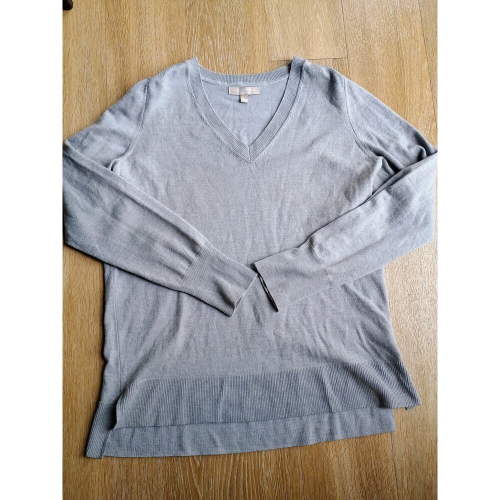 Banana Republic Extra Fine Merino V-Neck sweater light gray L flawed cozy soft